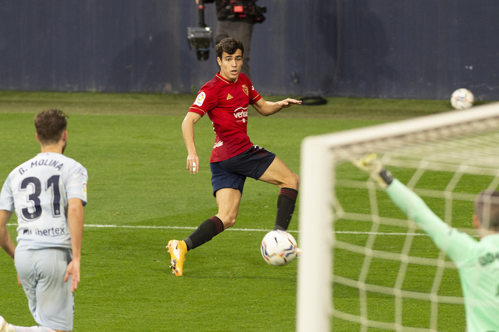 Salvo sorpresa inesperada, Manu Sánchez volverá a defender la camiseta rojilla esta temporada. (Iñigo URIZ/FOKU)