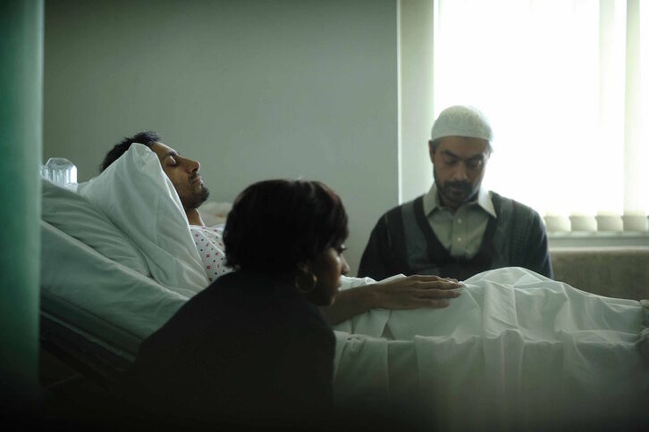 En ‘Mogul Mowgli’, Riz Ahmed padece los males de una vida truncada en el peor momento. (NAIZ)