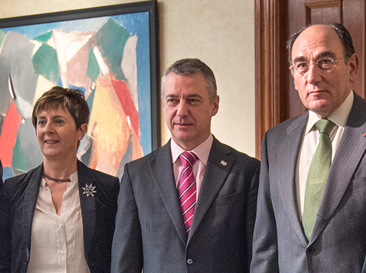 Tapia y Urkullu, en una recepción al presidente de Iberdrola, Sánchez Galán. (Irekia)