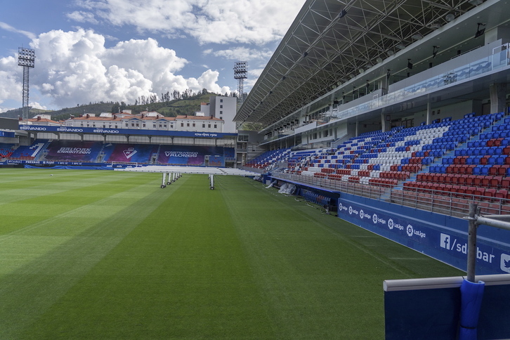 Las gradas vacías de Ipurua. (Andoni CANELLADA / FOKU)