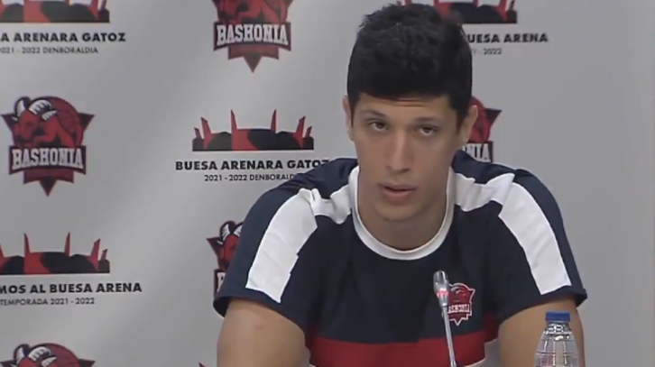 Simone Fontecchio se ha mostrado ambicioso en su presentación como baskonista. (NAIZ)