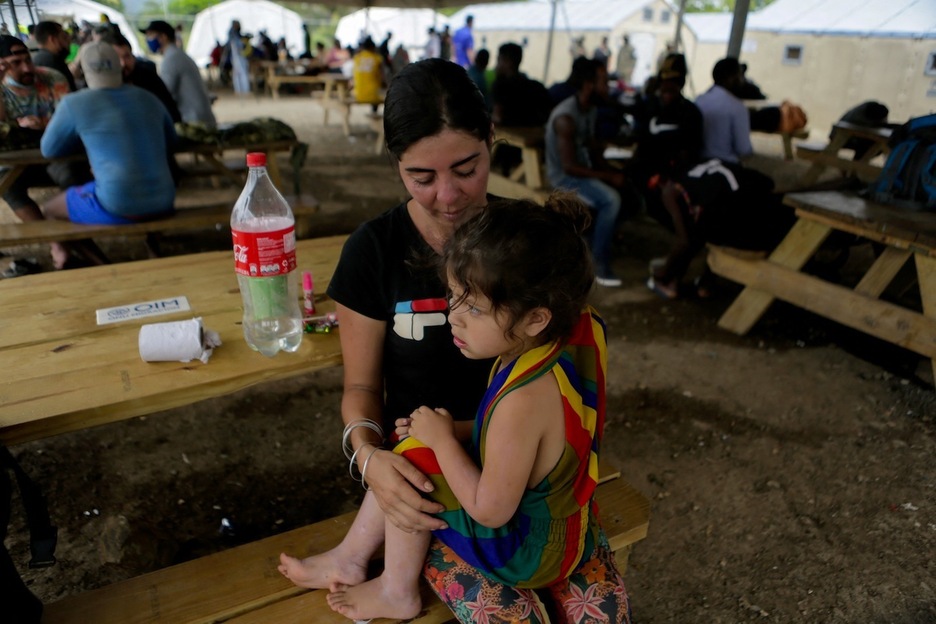 Una zona de descanso donde tomar un refrigerio en el campamento de San Vicente. (Rogelio FIGUEROA | AFP) Una zona de descanso donde tomar un refrigerio en el campamento de San Vicente. (Rogelio FIGUEROA | AFP)