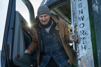 Liam Neeson como camionero de la peligrosa ruta de hielo en Manitoba. (NAIZ)