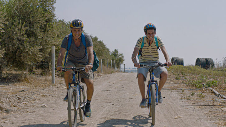 Padre (Shai Avivi) e hijo (Noam Imber) comparten sus actividades. (NAIZ)