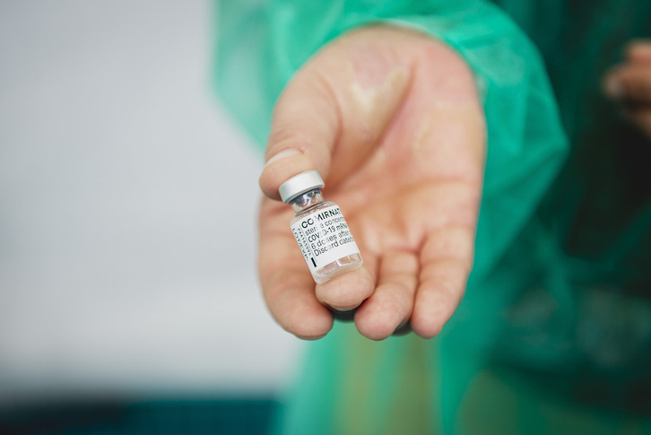 Desde setiembre las personas que viven en residencias de Ipar Euskal Herria recibirán la tercera dosis. (Guillaume FAUVEAU)