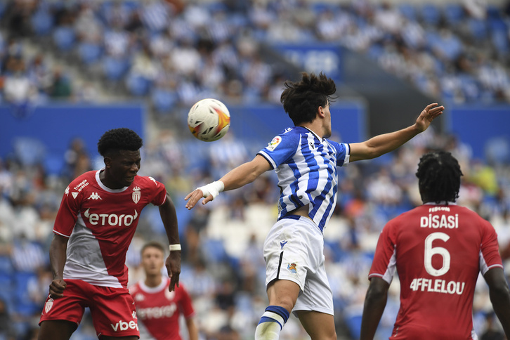 El Mónaco volverá a jugar en Anoeta, donde perdió hace un mes en un partido amistoso por 2-1. (Jon URBE/FOKU)