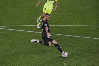 Una de las dudas a desvelar respecto al encuentro de Balaídos es si Unai Simón recuperará la titularidad. (Aritz LOIOLA/FOKU)