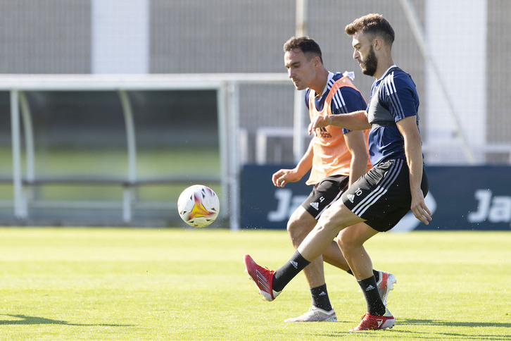 Ante la baja de Kike Barja, Roberto Torres podría disponer de una oportunidad en el carril derecho. (OSASUNA)