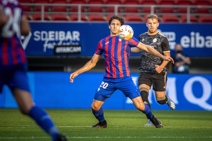 Tras sus dos primeros tropiezos, el Eibar busca en Burgos su primera victoria de la temporada. (Jaizki FONTANEDA/FOKU)