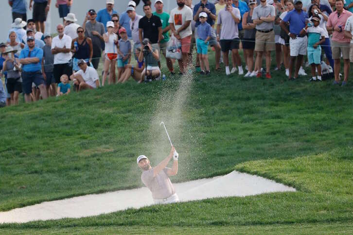 Jon Rahm, durante la tercera ronda del BMW Championship. (Tim NWACHUKWU/AFP)