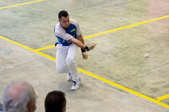 Erik Jakak erakustaldi bat eman du erasoan, era guztietako tantoak lortuz. (Iñigo URIZ/FOKU)