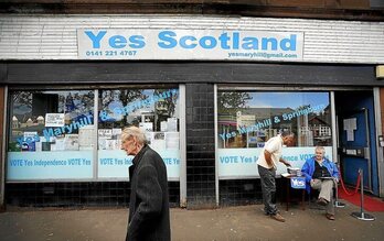 Zazpi urte igaro dira 2014ko irailaren 18ko independentziaren inguruko erreferendumetik.  (Andy BUCHANAN/AFP)