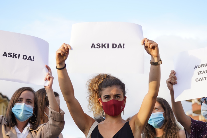 La movilización feminista del lunes en Plentzia. (Aritz LOIOLA | FOKU)