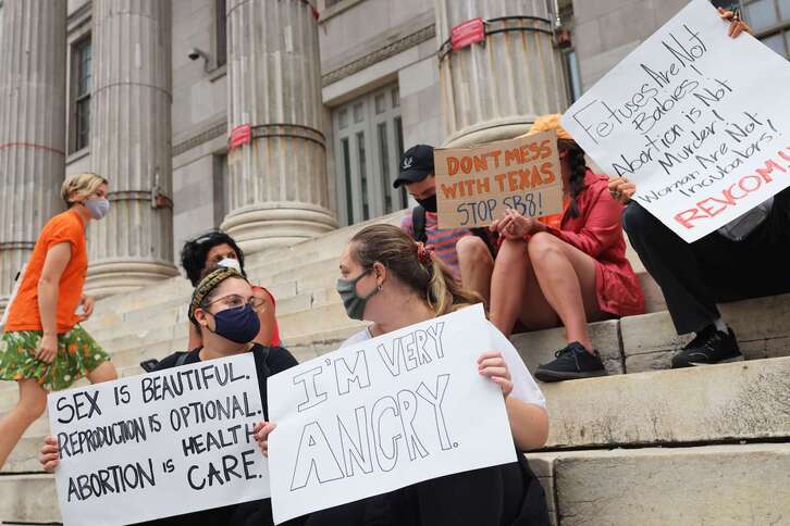 Protesta contra la ley en las calles de Nueva York. ( Michael M. SANTIAGO/AFP)