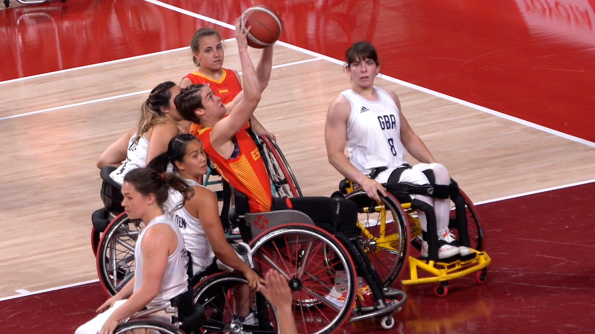 Agurtzane Egiluz, saskiratzea bilatzen Britainia Handiaren aurka. (BASQUE TEAM)