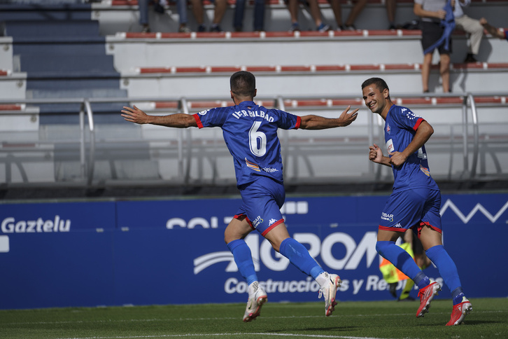 Iker Bilbao anotó el primer gol del Amorebieta en Segunda. (Aritz LOIOLA / FOKU)