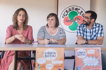 Maider Behoteguy Bardozeko auzapeza, Stephanie Chabay Xarnegu ikastolako lehendakaria, Peio Jorajuria Seaskako lehendakaria. (GUILLAUME FAUVEAU)