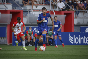 Gorka Guruzeta en el partido ante el Almería en Lezama. (Aritz LOIOLA / FOKU)