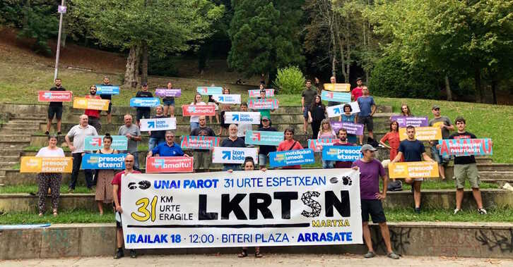 Deialdiaren aniztasuna agerian gelditu da astearteko bileran. (NAIZ)