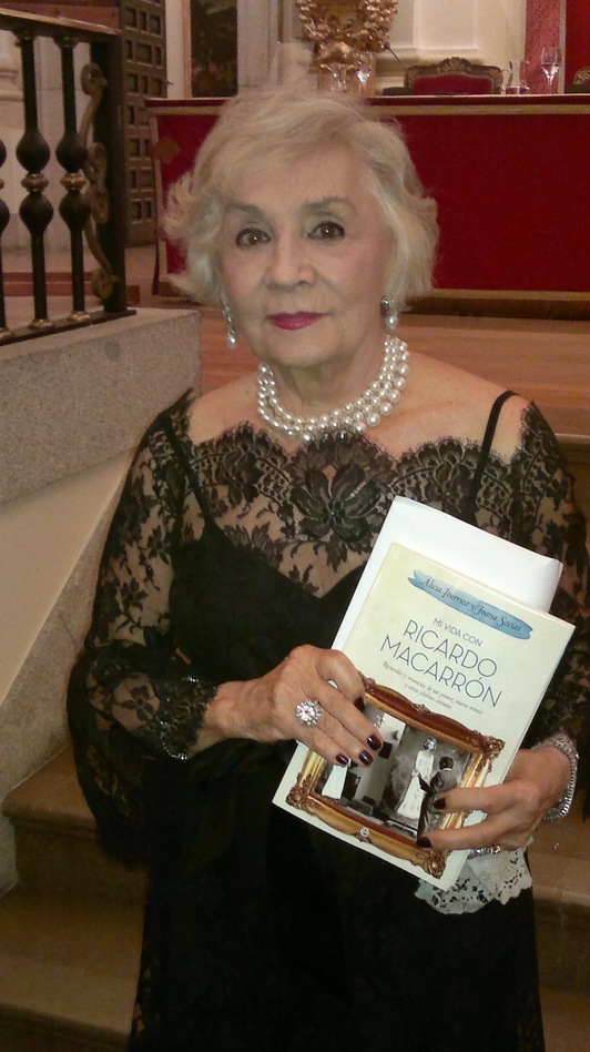 Alicia Iturrioz, en la presentación de su libro. (NAIZ)