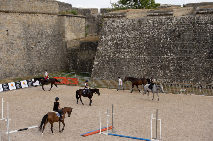 El evento de hípica se ha desarrolaldo en los fosos de la Ciudadela. (Iñigo URIZ/FOKU)