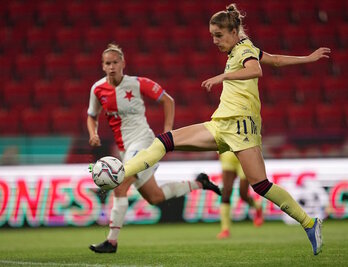Miedema, que ya marcó un gol en la ida, ha firmado un hat-trick en el Eden Arena de Praga. (Arsenal Women)
