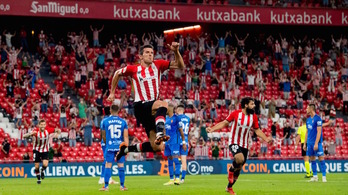 Vivian celebra su primer gol en Primera, que adelantaba al Athletic en el marcador. (Athletic Club)