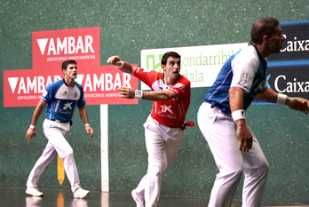 Jokin Altuna ezinean aritu da Olaizola eta Zabaletaren aurka. (Andoni CANELLADA/FOKU)