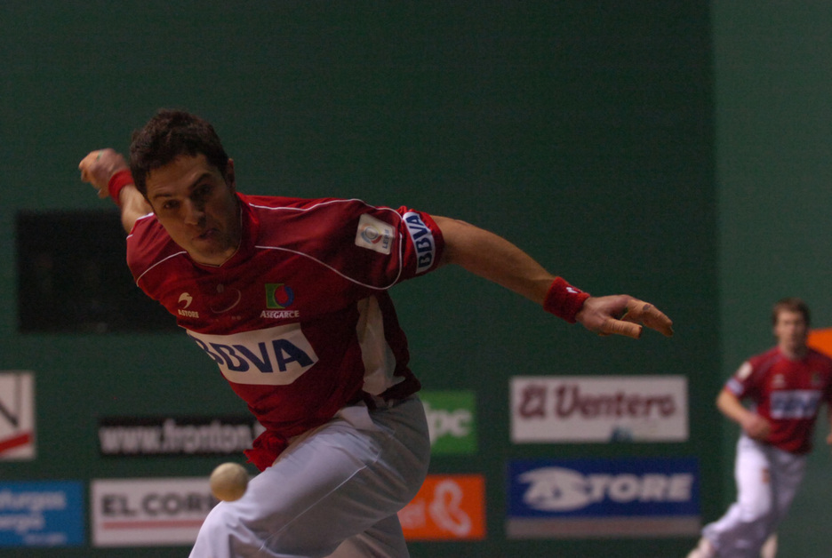 Tantoa amaitzen trebea. Defentsan, maisu. (Lander FDZ. ARROYABE / FOKU) Tantoa amaitzen trebea. Defentsan, maisu. (Lander FDZ. ARROYABE / FOKU)