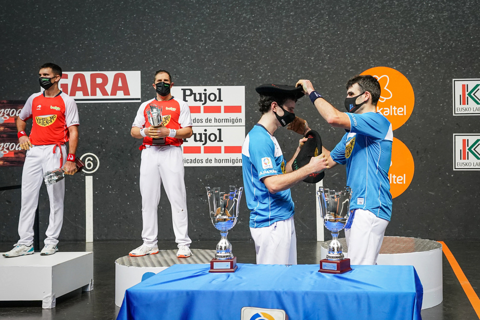 Iaz jokatu zuen azken finala, baina txapela Sakanara joan zen, Ezkurdia eta Martijaren soinean. (Endika PORTILLO / FOKU) Iaz jokatu zuen azken finala, baina txapela Sakanara joan zen, Ezkurdia eta Martijaren soinean. (Endika PORTILLO / FOKU)