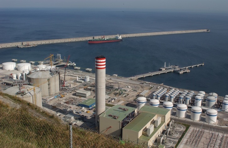 La central de ciclo combinado de Bahía de Bizkaia Electricidad, ubicada en Zierbena. (Mikel ARRAZOLA/IREKIA)