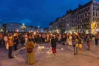 Mercredi 15 septembre, des centaines de personnes se sont rassemblées à Bayonne en soutien aux soignants non vaccinés. © Guillaume FAUVEAU