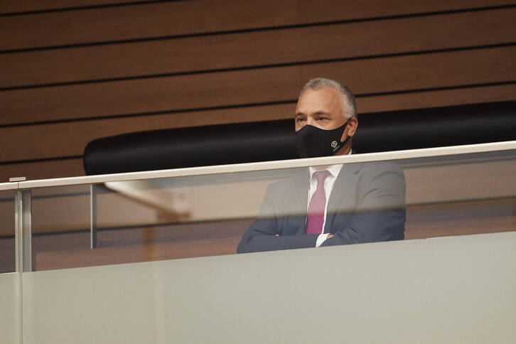 El Defensor del Pueblo de Nafarroa, Javier Enériz, presente el Parlamento. (PARLAMENTO DE NAFARROA)