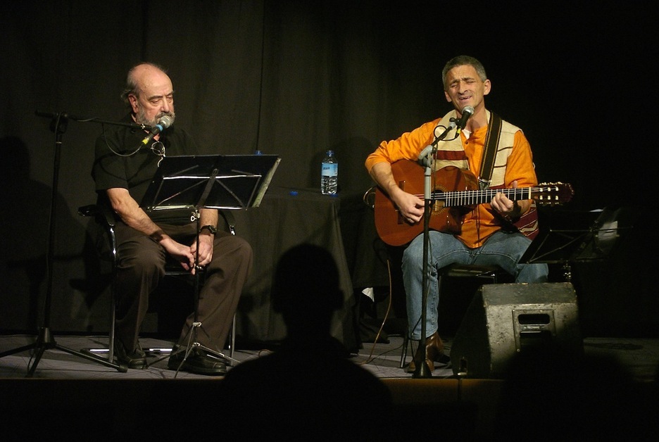 Recital poético junto al cantante Rogelio Botanz (Gari GARAIALDE/FOKU)