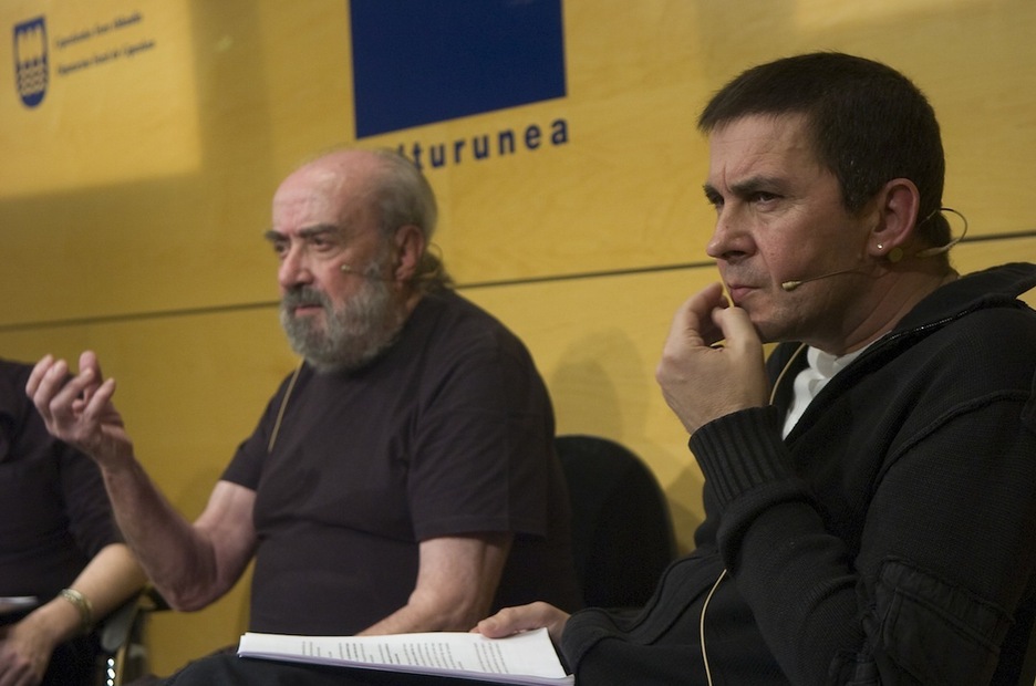Conferencia junto a Arnaldo Otegi en el Koldo Mitxelana. (Andoni CANELLADA/FOKU)