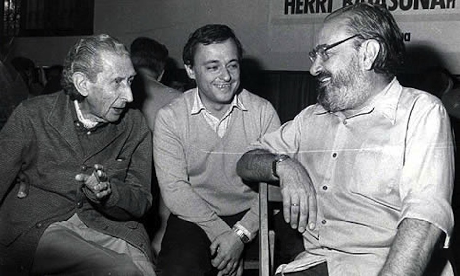 Con José Bergamín y Gonzalo Santonja en 1980. (SASTRE-FOREST.COM/KOLDO MITXELENA KULTURGUNEA)