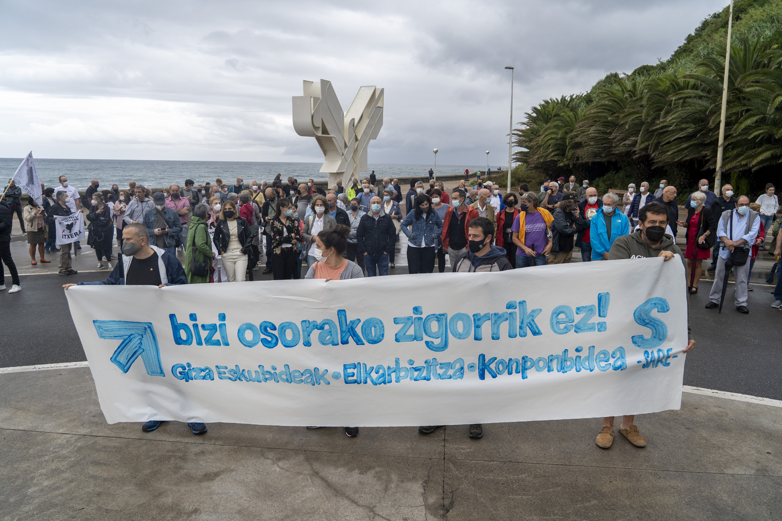 Bizi osorako zigorren kontra Sarek Donostian egindako elkarretaratzea. (Gorka RUBIO/FOKU)