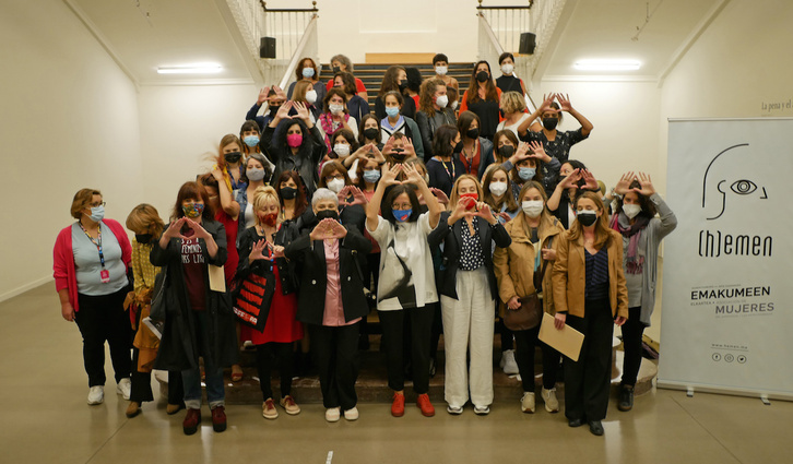 Tabakalereko eskaileratan, sinbolismoz beteriko irudia. (Gotzon ARANBURU / FOKU)