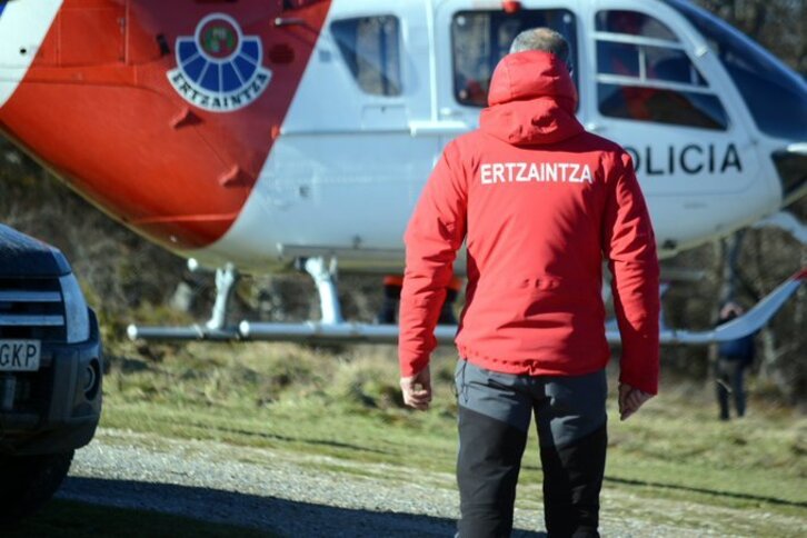 Dispositivos sanitarios y policiales han acudido al lugar de los hechos. (@112_SOSDeiak)