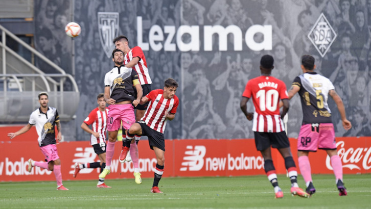El Bilbao Athletic cayó derrotado ante el Unionistas en la última jornada. (@AthleticClub)