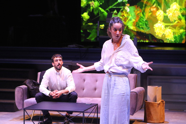 Acto de la reinterpretación contemporánea de la obra ‘Yerma’ de Lorca en la Sala BBK. (Gorka RUBIO/FOKU)