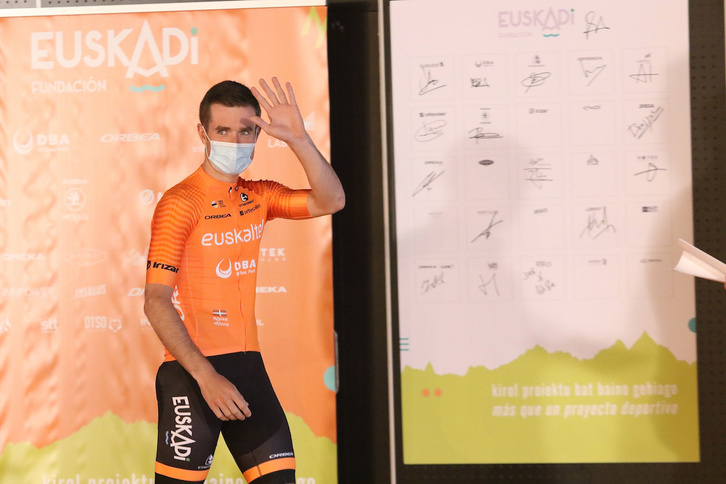 Mikel Aristi, Euskaltel-Euskadi taldearen aurkezpen ofizialean. (Oskar MATXIN / FOKU)