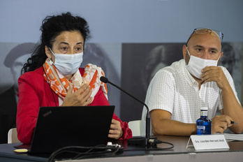 Lourdes Herrasti y Jon Penche en la Jornada ‘Censos de víctimas de la Guerra Civil y la represión franquista’. (Monika DEL VALLE/FOKU)
