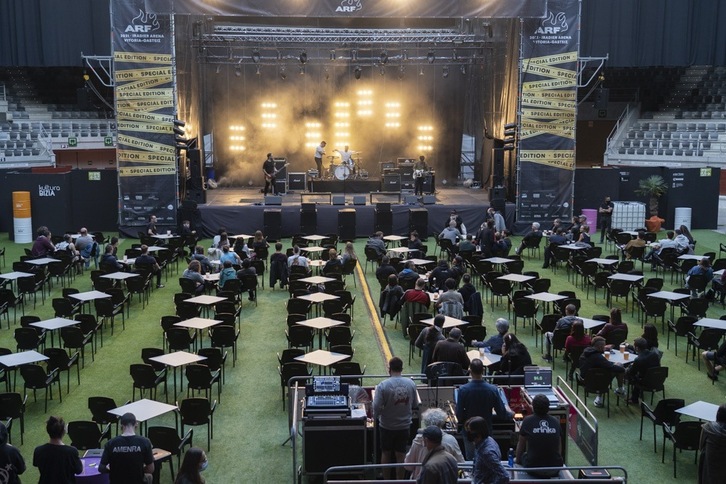 El Azkena Rock Festival ha arrancado este miércoles con un restrictivo formato de pandemia en el Iradier Arena. (Raul BOGAJO/FOKU)