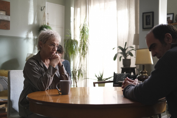 Maixabel (Blanca Portillo) conversando con Ibon (Luis Tosar). (NAIZ)
