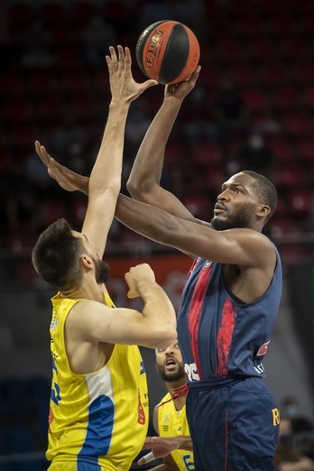 Landry Nnoko será una de las atracciones para los seis mil espectadores que podrán asomarse por Zurbano. (Jaizki FONTANEDA / FOKU)