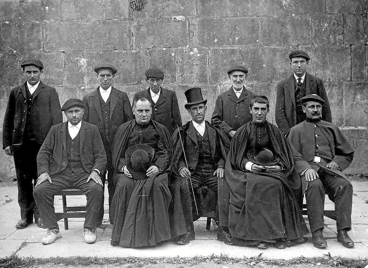 ARGAZKIA: INDALECIO OJANGUREN. GIPUZKOAKO ARTXIBO NAGUSIA