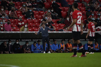 Marcelino en el partido contra el Rayo en San Mamés. (Aritz LOIOLA / FOKU)