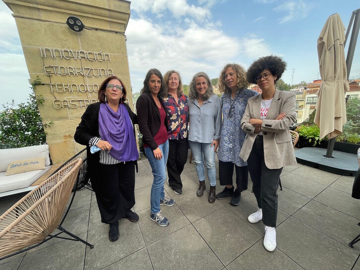 Representantes de las asociaciones que han participado en la reunión de este viernes. (HEMEN