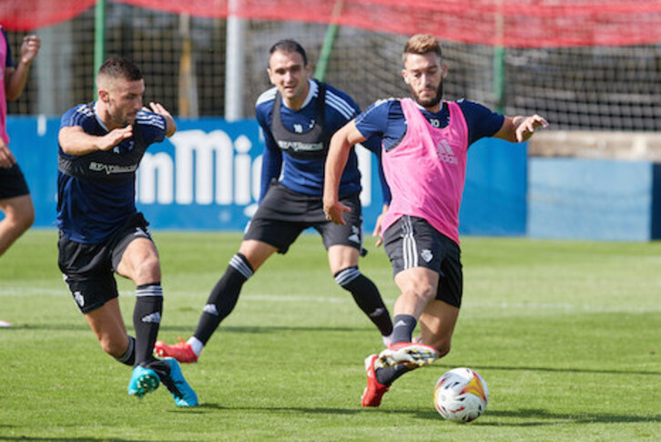 El conjunto rojillo busca su tercera victoria foránea consecutiva en Mallorca. (CA OSASUNA)